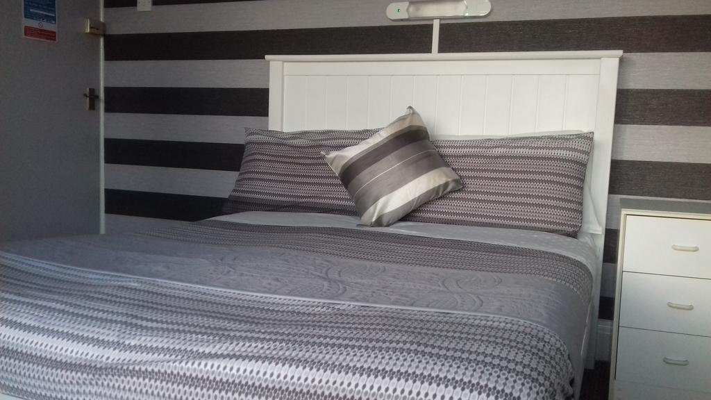 Elmfield 3*